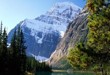 格拉纳达客场大胜巴拉多利德，保持不败